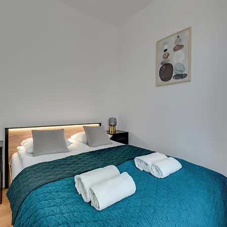 Blue Mandarin Riverside Premium Sauna & Gym Gdansk Room photo